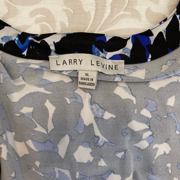 Long sleeve, ruched at waist cross over top. XL pretty print, great condition - Picture 6 of 7